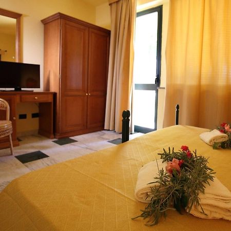 Marina Del Marchese Beach Resort Botricello Dış mekan fotoğraf