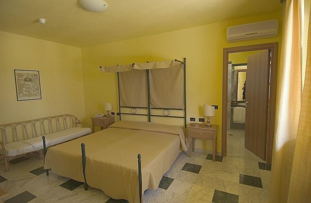 Marina Del Marchese Beach Resort Botricello Dış mekan fotoğraf