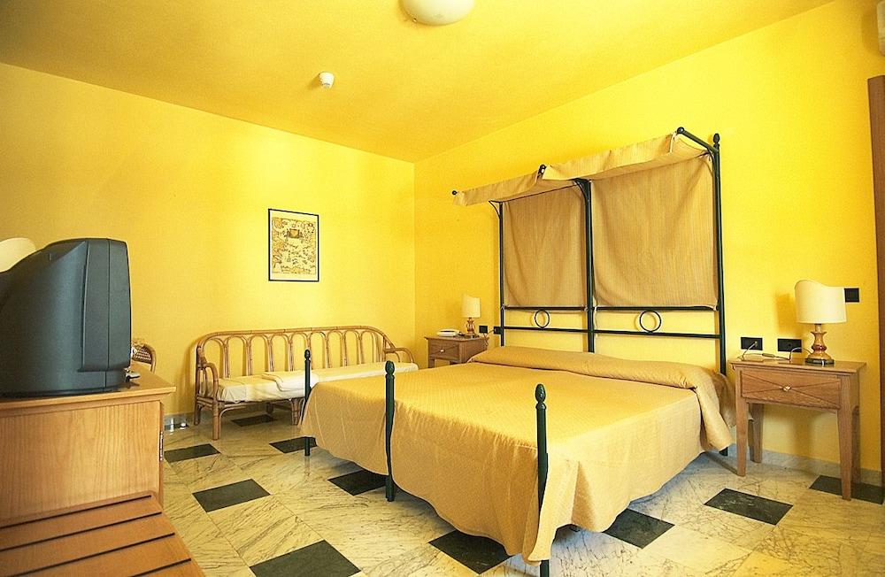 Marina Del Marchese Beach Resort Botricello Dış mekan fotoğraf